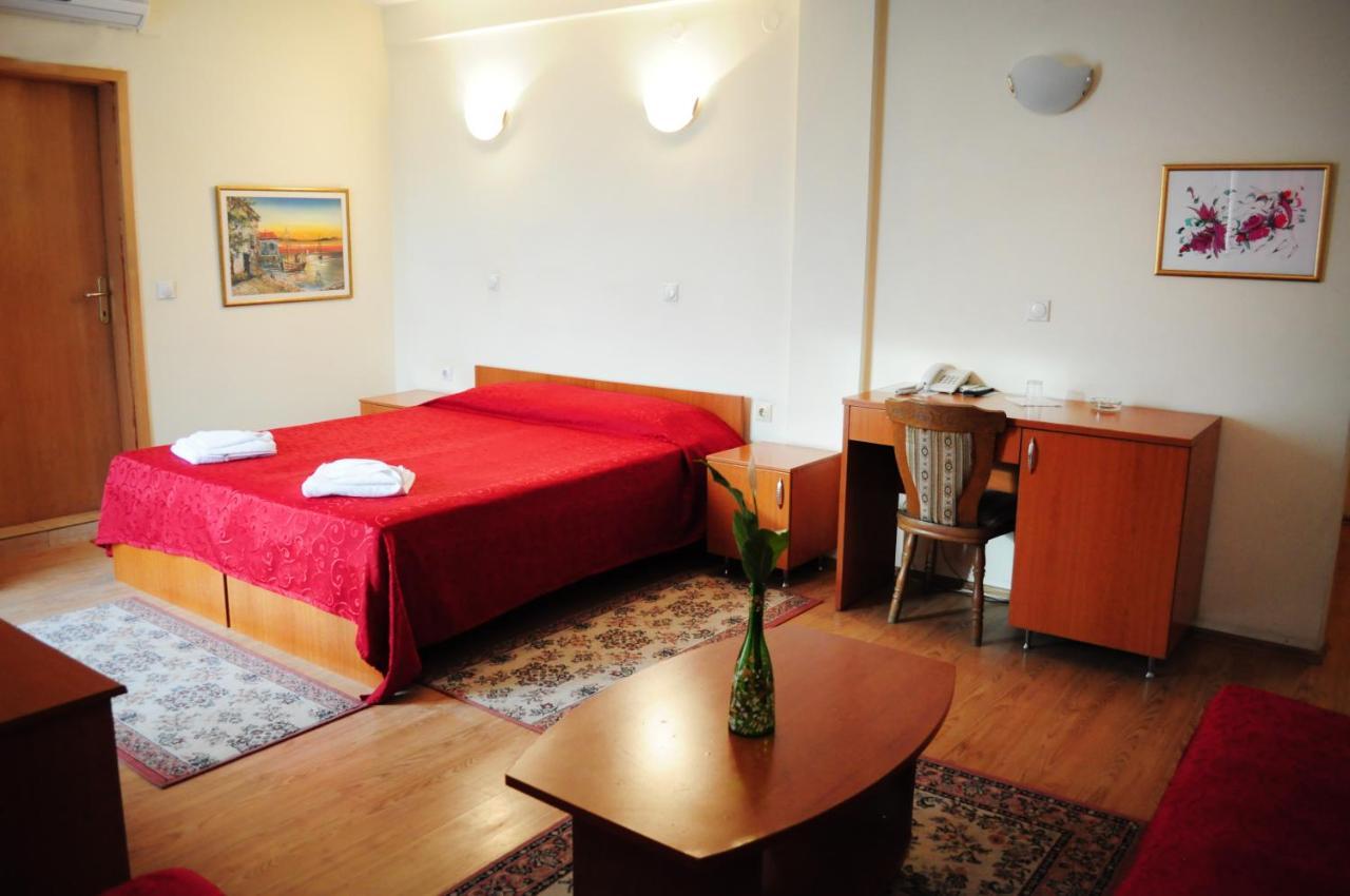 Vip Hotel Skopje - New Management Εξωτερικό φωτογραφία