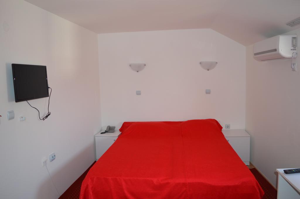 Vip Hotel Skopje - New Management Εξωτερικό φωτογραφία